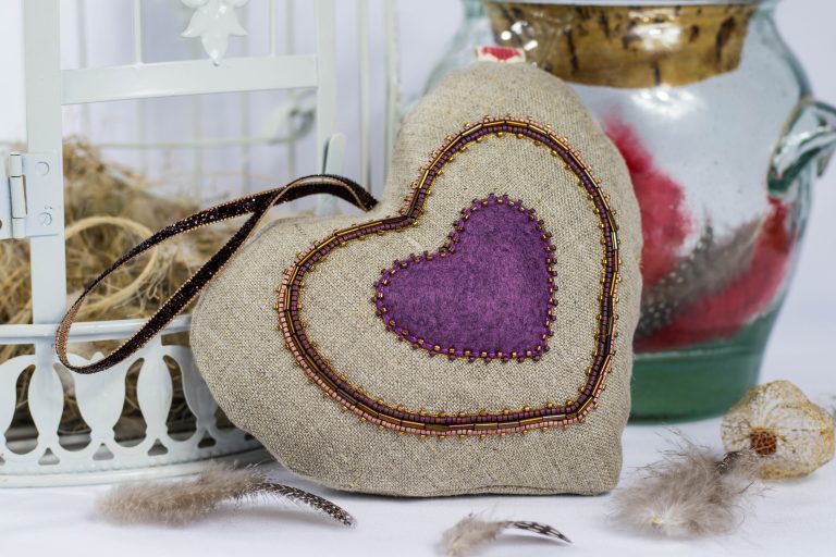 cœur brode violet