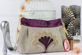 pochette lin brodee violet