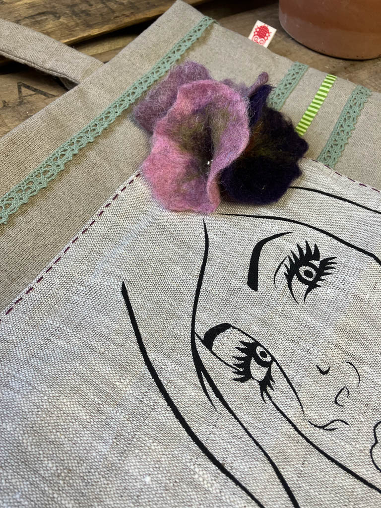 tote bag sérigraphie demoiselle fleurs laine